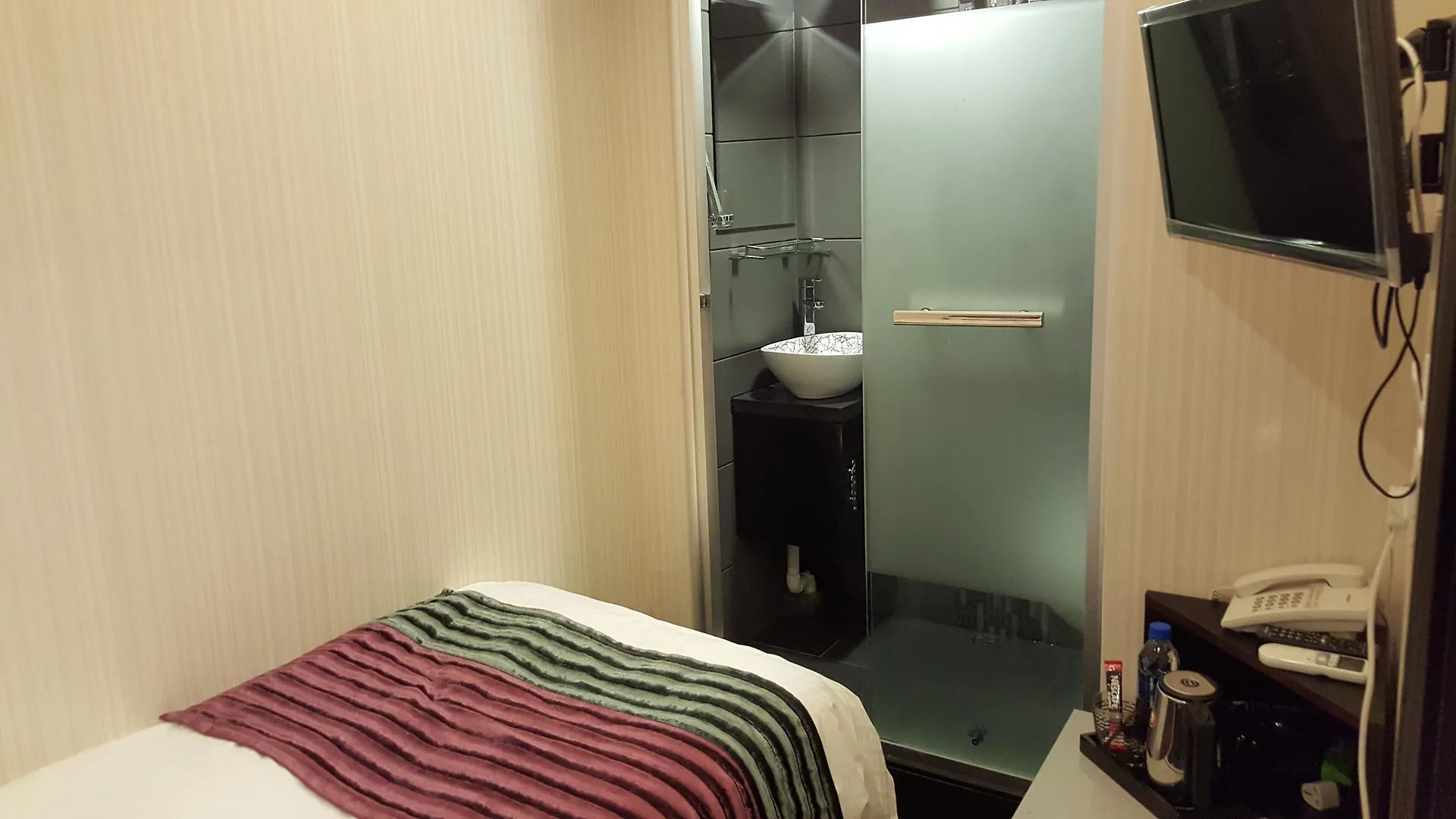 Seasons Hotel - Causeway Bay Hong Kong 2*,  China